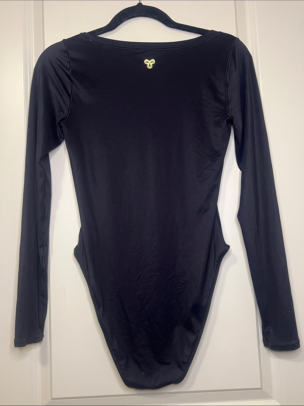 TNA Golden  AIRBUTTER™ AEROBIC BODYSUIT | Aritzia AIRBUTTER AEROBIC BODYSUIT - Picture 5 of 6